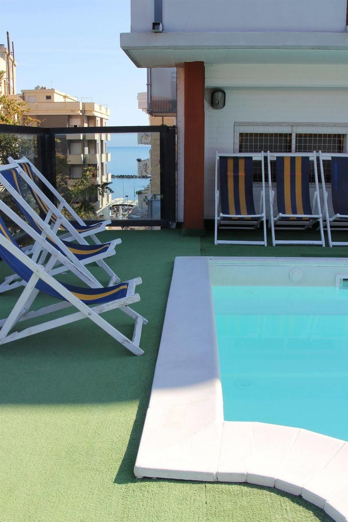 Hotel Caesar Πέζαρο Εξωτερικό φωτογραφία